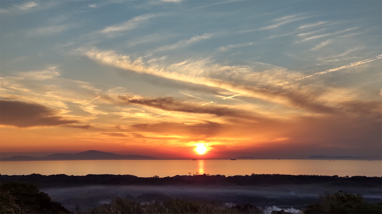瀬戸内海に沈む夕日