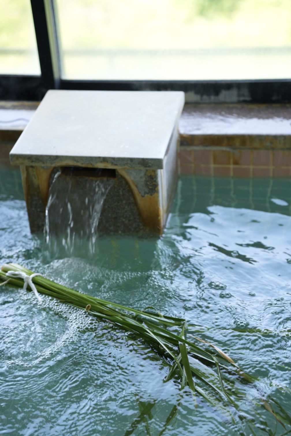 「香りの湯」に菖蒲湯が登場します